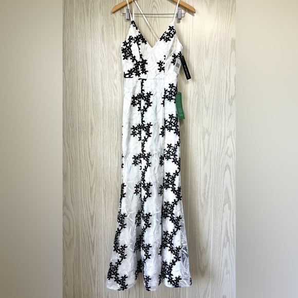My Michelle Embroidered Floral Maxi Dress Black White Size 3 NWT $200 MSRP - Picture 6 of 8